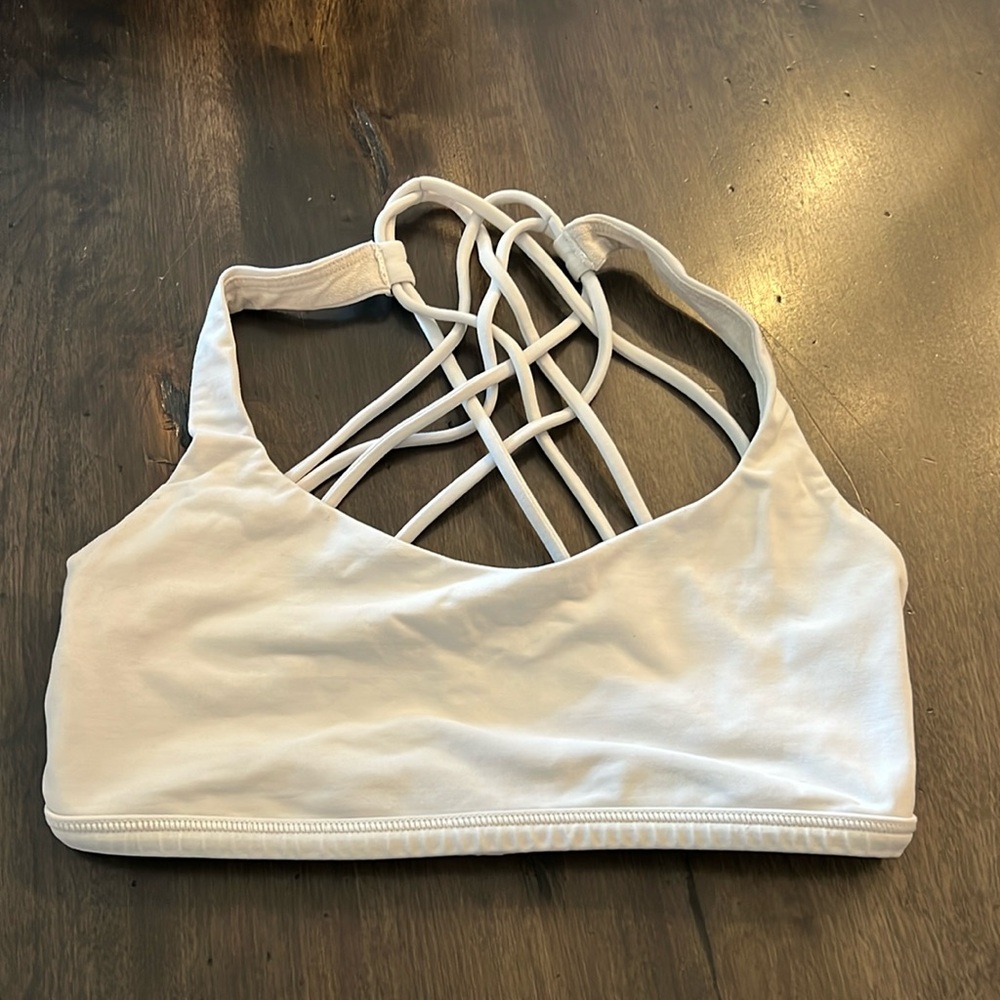 Lululemon sports bra size 4
